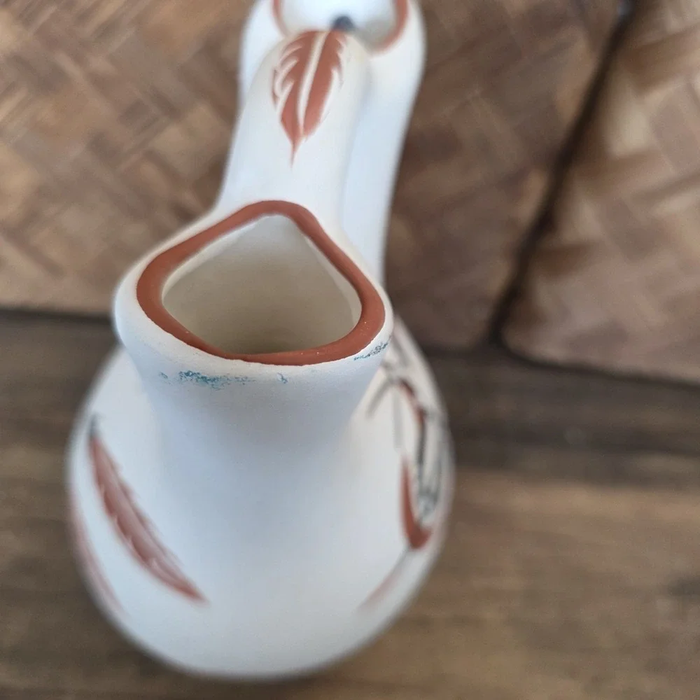 Native American Indian Pottery Feather Arrow Wedding Vase 7.5